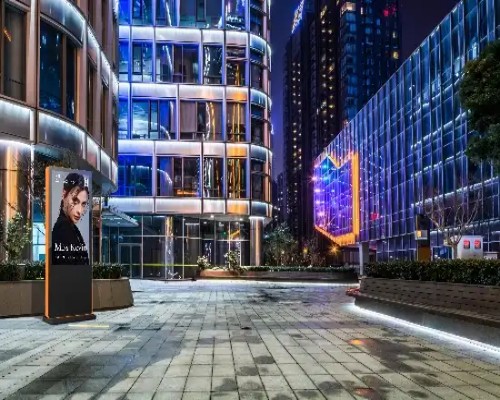 What IP65 Rating Means for Outdoor High-Brightness LCD Advertising Displays?